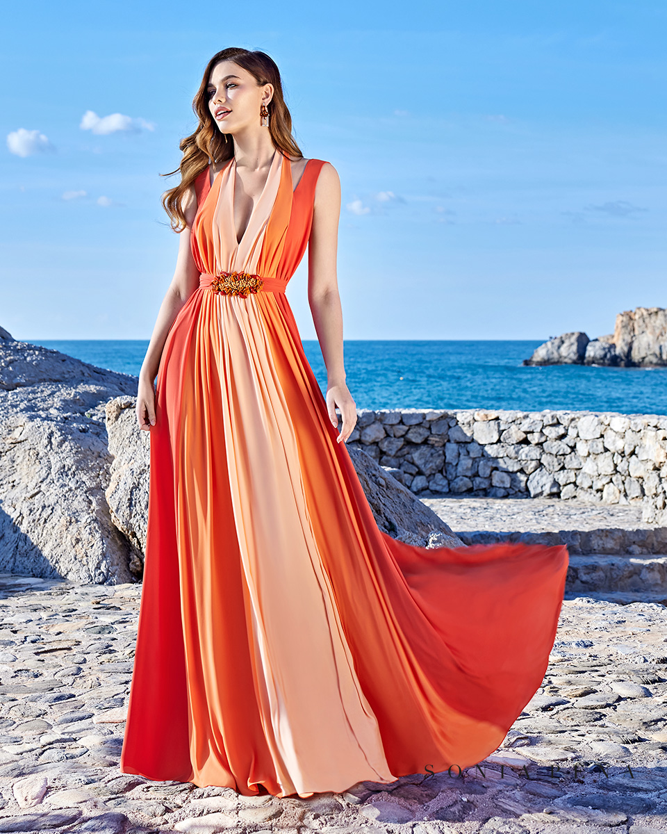 Long dress. DelMar Collection Spring-Summer 2023. Sonia Peña